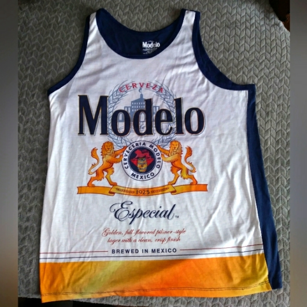 Modelo Cerveza Tank Top